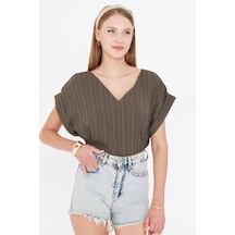 Armonika Kadın Koyu Haki V Yaka Yanları Yırtmaçlı Arkası Uzun Duble Kol Detaylı Oversize Bluz Arm-24y001074 Armonika Kadın Koyu Haki V Yaka Yanları Yırtmaçlı Arkası Uzun Duble Kol Detaylı Oversize Bluz Arm-24y001074