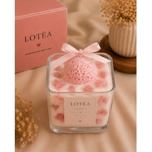 Lotéa El Yapımı Çilekli Dondurma Görünümlü Soya Mum Kare Cam Kavanoz Dekoratif Mum Açık Pembe