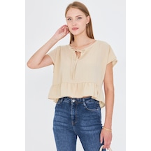Armonika Kadın Krem Yarasa Kol Yakası Bağlamalı Eteği Fırfırlı Oversize Crop Bluz Arm-24y001088
