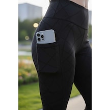 Siyah