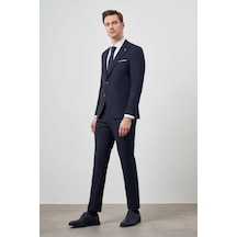 Morven Erkek Lacivert Yünlü Platinium Düz Desen Slim Fit Sivri Yaka Takım Elbise Lacivert