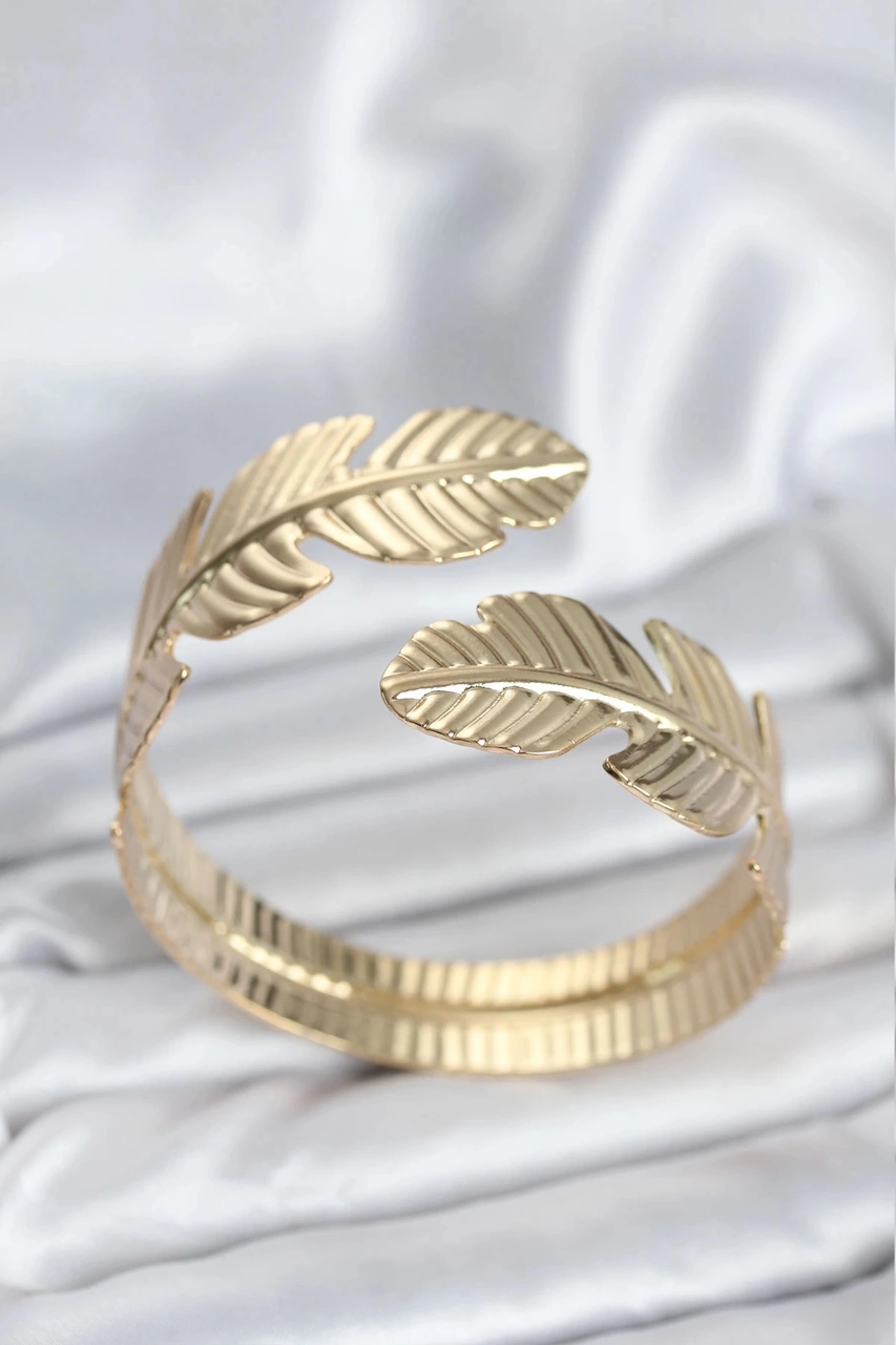 Yaprak Model Gold Renk Kadın Bileklik Çok Renkli Yaprak Model Gold Renk Kadın Bileklik Çok Renkli