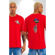 Gezegenler Balon Astronot Yükselişi Kırmızı Oversize Unisex Ön Ve Sırt Baskılı Tişört Kırmızı