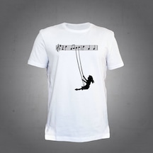 Herşey Nota Notalarda Sallanan Kız Tshirt Unisex 001