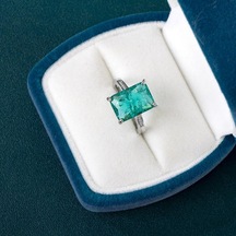 Pomoiii Büyük Dikdörtgen Taş Kadın Yüzükler Parlak Yeşil Renk Asil Bayan Parmak Yüzük Parti Için Yüksek Kalite Moda Aksesuarları 9 Yeşil