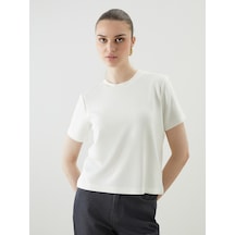 Lcw Vision Beyaz Nakışlı Soft Touch Kadın Tişört