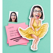 Kişiye Özel Bayan Marilyn Monroe Karikatürlü Ahşap Magnet-1 Çok Renkli