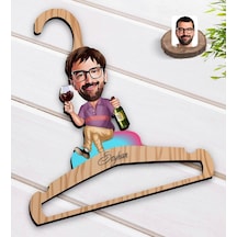 Kişiye Özel Erkek Karikatürlü Standart Boy Ahşap Elbise Askısı-2 (551144197)