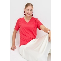 Desen Triko Kadın V Yaka Flamlı Kumaş Basic T-shirt Kmy24085 Mercan