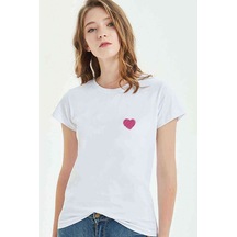 Kalp Logo Pembe Baskılı Beyaz Kadın Tshirt