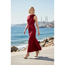 Benerly Kadın Saten Dokuma Kolsuz Midi Abiye Elbisesi Degaje Yaka Astarlı Kırmızı