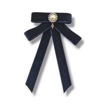 Lacivert Kadife Broş İncili Ve Taş Detaylı Lacivert Çok Renkli