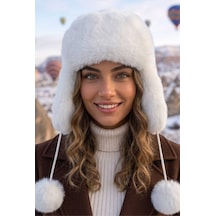 Uniquetrenders Kadın Ponponlu Kulaklıklı Peluş Kışlık Pilot Bere Beyaz