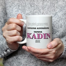 İşine Geleni Yapana Erkek Baskılı Kadınlar Günü Beyaz Kupa