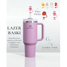 Stanley Kişiselleştirilebilir Quencher Pipetli Paslanmaz Çelik Vakum Yalıtımlı Termos Bardak 1.18 L Özel İsimli Lila