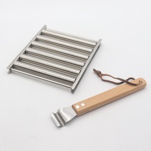 Yuntech01 Taşınabilir Paslanmaz Çelik Izgara - Dışarıda Ve Evde Kullanım, Eşit Isıtma İle Sosis Ve Hot Dog Pişirme Aleti 16.5x14x3.5cm