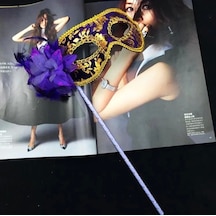 Lüks Taşlı Saplı Maskeli Balo Maskesi Mor Renk 35 Cm