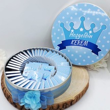 Etiket Baskılı Erkek Bebek Çikolatası Metal Kutuda 50 Adet