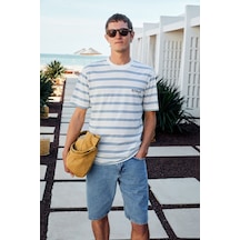 WOODY Erkek %100 Pamuk Nakış Detaylı Bisiklet Yaka Çizgili Regular Fit Beyaz-Mavi Çizgili T-Shirt WOODY Erkek %100 Pamuk Nakış Detaylı Bisiklet Yaka Çizgili Regular Fit Beyaz-Mavi Çizgili T-Shirt