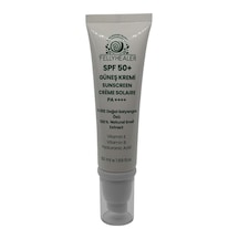 Salyangoz Özlü Güneş Kremi, Spf 50+, Tüp, Krem Form, Renksiz, Aydınlatıcı Ve Yaşlanma Karşıtı, 50 Ml, Tüm C