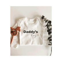 Tuğbababy Daddy'S Boy Yazılı Babalar Günü Uzun Kol Organik Bebek Body