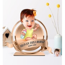 Kişiye Özel Yılın En Tatlı Bebeği Karikatürlü 3D Ahşap Biblo Plak
