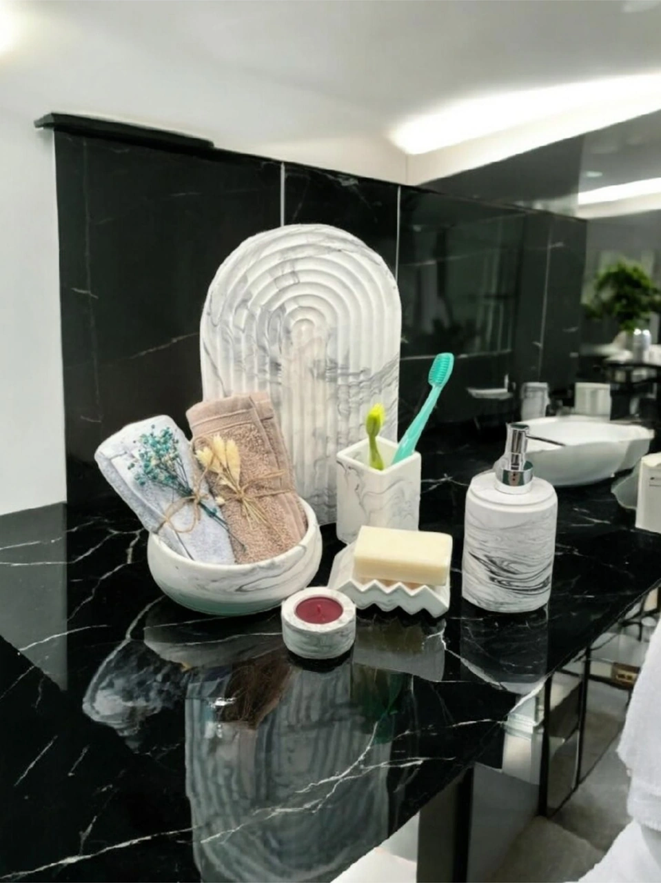 Marble Serisi Havluluk Ve Sivi Sabunluk Banyo Seti Gri