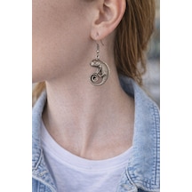 Spiral Chameleon Bukalemun Figürlü Eskitme Gümüş Renk Sallantılı Küpe Çok Renkli