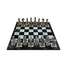 Gifthome Premium Battal Boy Metal İşlemeli Klasik Satranç Takımı Ve Katlanır Mermer Desenli Mdf Satranç Tahtası 43x43 Cm.