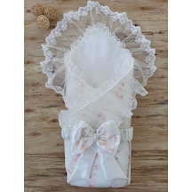 Yenidoğan Hanımeli Desenli Taç Nakışlı Delüks Kundak Bebek Battaniyesi Ekru