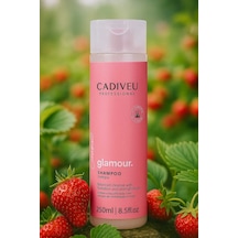 Zayıf Ve Cansız Saçları Anında Güçlendirici Ve Nemlendirici Essentials Glamour Şampuan 250ml