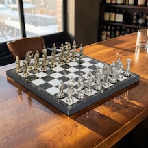Lüks Metal Satranç Takımı Krom Kaplama Osmanlı Vs Bizans Orduları Siyah Mermer Desenli Tahta 20 Cm
