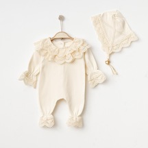 Buse&Eylül Bebe Ekru Güpürlü Şapkalı Kız Bebek Tulum Takım-Ekru Buse&Eylül Bebe Ekru Güpürlü Şapkalı Kız Bebek Tulum Takım-Ekru
