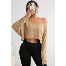Kadın Düşük Omuz Kayık Yaka Oversize Uzun Kollu Crop T-shirt Kahverengi