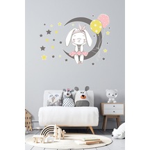 Ay Üzerinde Oturan Sevimli Tavşan Duvar Sticker