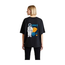 Paybuy Kadın Oversize Grafik Baskılı Tişört Uzay Teması Retro Astronot G Siyah