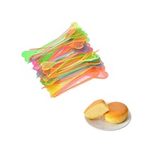 50 Adet Plastik Tek Kullanımlık Çatal Sopa Yiyecek Kürdanları Kalp Ok Tatlı Meyve Çatalları