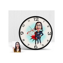 Kişiye Özel Bayan Bankacı Karikatür Ahşap Duvar Saati - 4 Çok Renkli