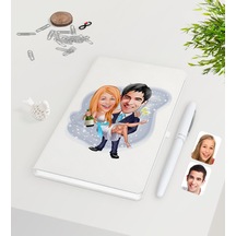 Kişiye Özel Sevgililer Günü Temalı Evleniyoruz Karikatürlü Beyaz N11.617