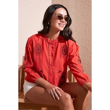 Lela Nakış Işlemeli Truvakar Kol Hakim Yaka Pamuklu Şile Bezi Bayan Gömlek 611Bz0044 Mercan Lela Nakış Işlemeli Truvakar Kol Hakim Yaka Pamuklu Şile Bezi Bayan Gömlek 611Bz0044 Mercan