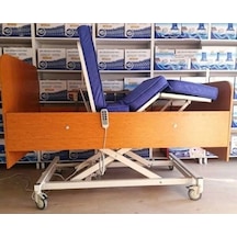 3 Motorlu Ahşap Ev Tipi Hasta Karyolası 220 Kg Taşıma Kapasiteli, Ayarlanabilir Ve Konforlu