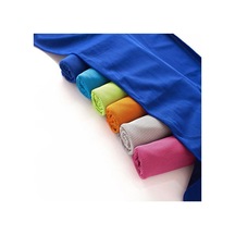 Gümüş Gri Pratik Soğutma Havlusu Çabuk Kuruyan Aşınmaya Dayanıklı Polyester Kamp Fitness Spor Soğutma Havlusu Yurt İçin Günlük Kullanım Gümüş Gri