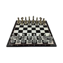 Gifthome Premium Battal Boy Metal İşlemeli Klasik Satranç Takımı Ve Katlanır Ceviz Desenli Mdf Satranç Tahtası 43x43 Cm.