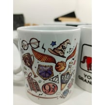 Büyücü Okulu Temalı Kupa - Fantastik Dünya Seramik Bardak Kitap Sever Hediyesi 325ml Beyaz - Çok Renkli