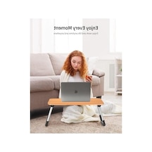 Katlanabilir Laptop Sehpası İle Yatakta Konforlu Çalışma İmkanı