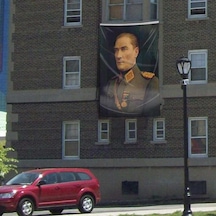 Üniformalı Gazi Mustafa Kemal Atatürk Poster Cephe Bayrak-3x4,5metre 1