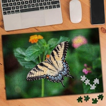 Yeşillikler İçindeki Kelebek 240 Parça Puzzle Yapboz-1391809