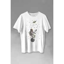 Uzayda Jonglör Astronot Top Çeviren Hokkabaz Cosmos Baskılı Tişört Unisex T-shirt 001