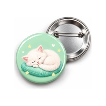 Minderde Uyuyan Beyaz Yavru Kedi - 58mm Rozet Çok Renkli