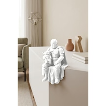 Zırhlı Savaşçı Ve Yeşil Yaratık Figürü Oturan Biblo 7x10 Cm Beyaz